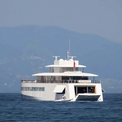 Steve Jobs M Venus Superyacht Steals Spotlight In Oz