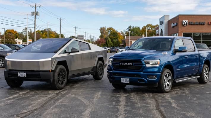 monthly-cost-tesla-cybertruck-ram-1500-comparison