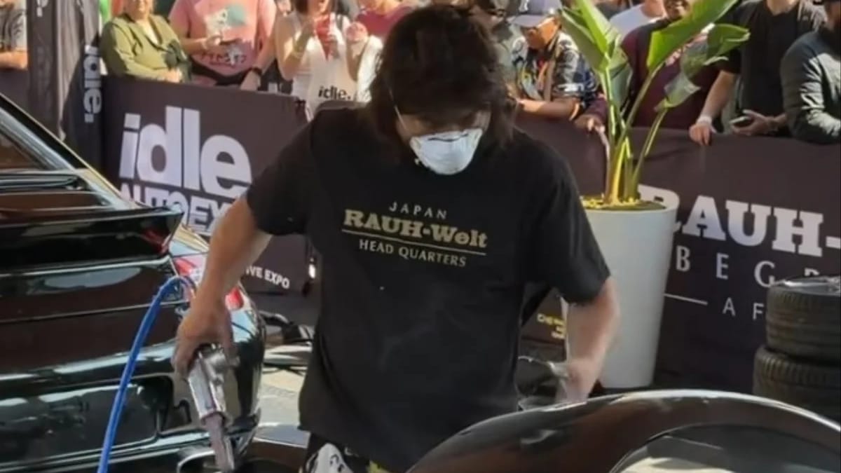 Akira Nakai built a 1-of-1 RWB Porsche 911 live for the first time in the history of Africa