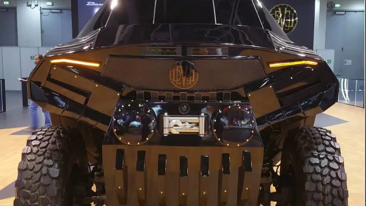 Tank 900 Smoking hot $450,000 tank goes at supercar speeds