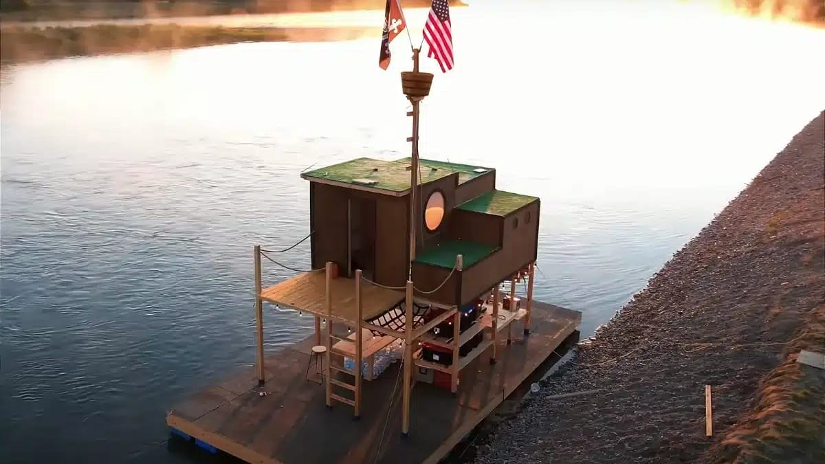 River Raft Designs Man built a three story raft to float down the Missouri River and have ...