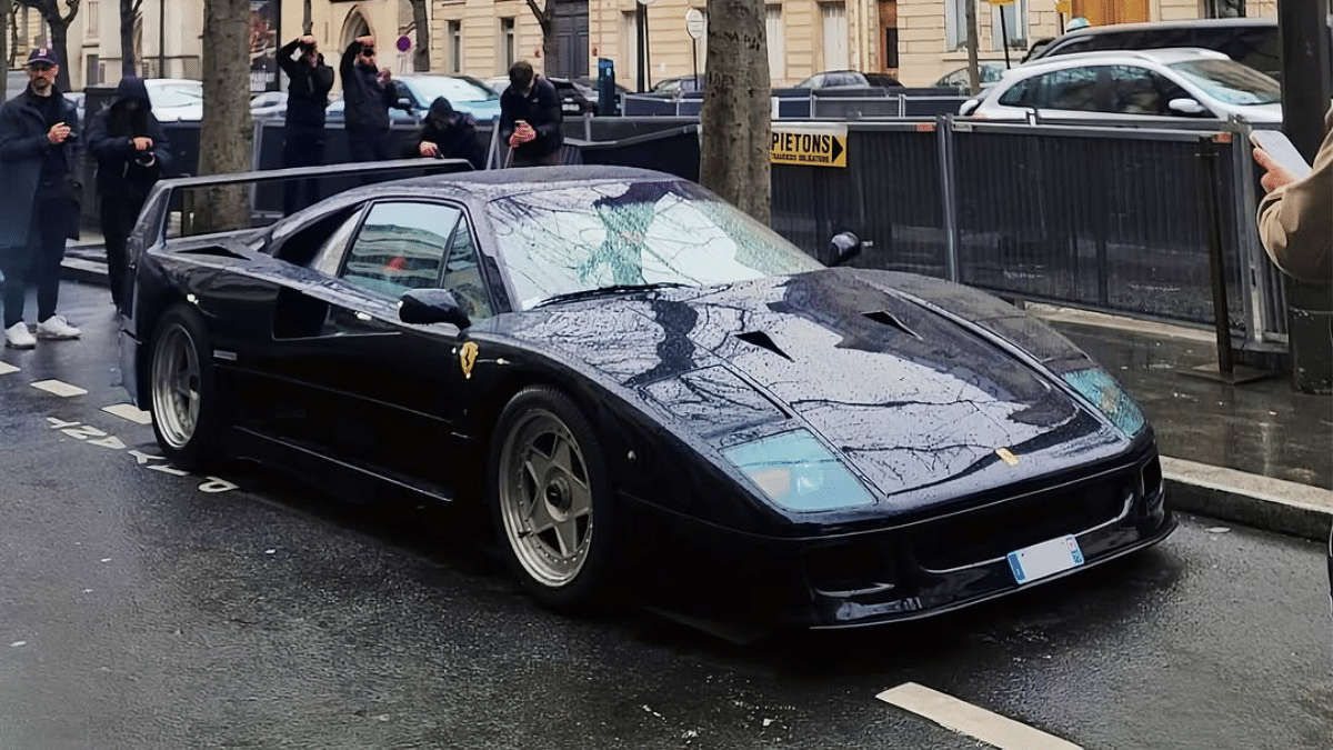 Ferrari-F40-in-Paris-Black.png