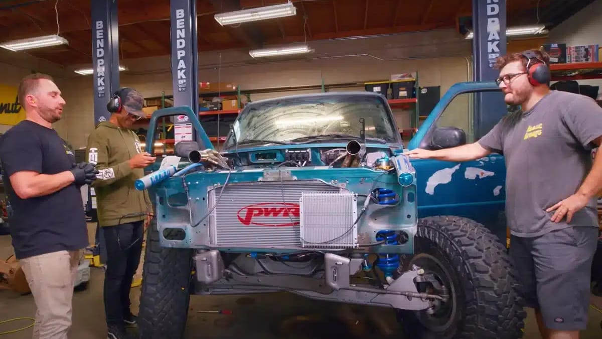 Americans put $50,000 engine in a $500 Ford Ranger for Mexico desert race