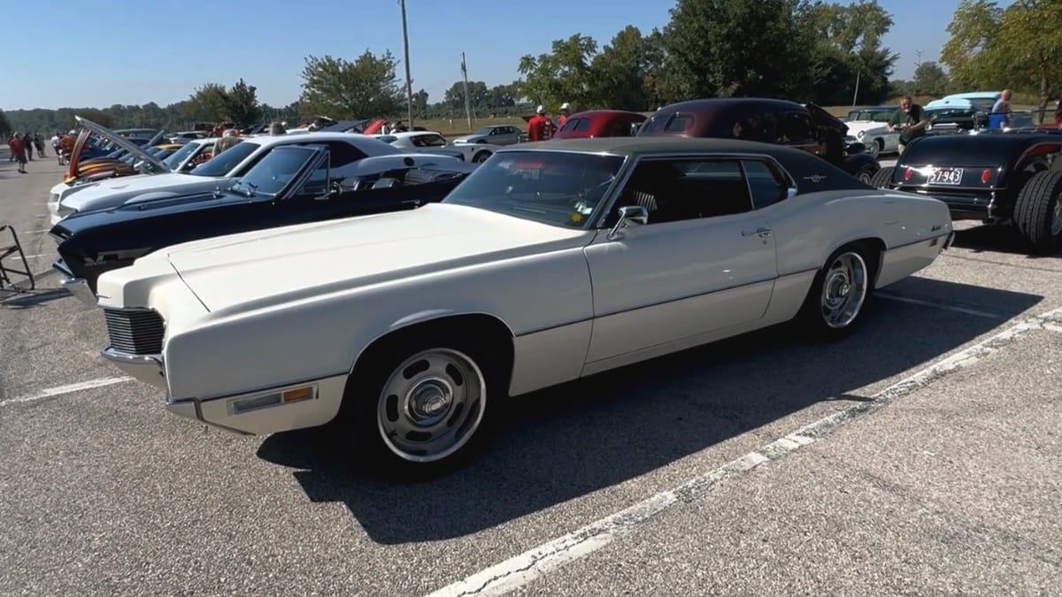 Ford-Thunderbird.webp