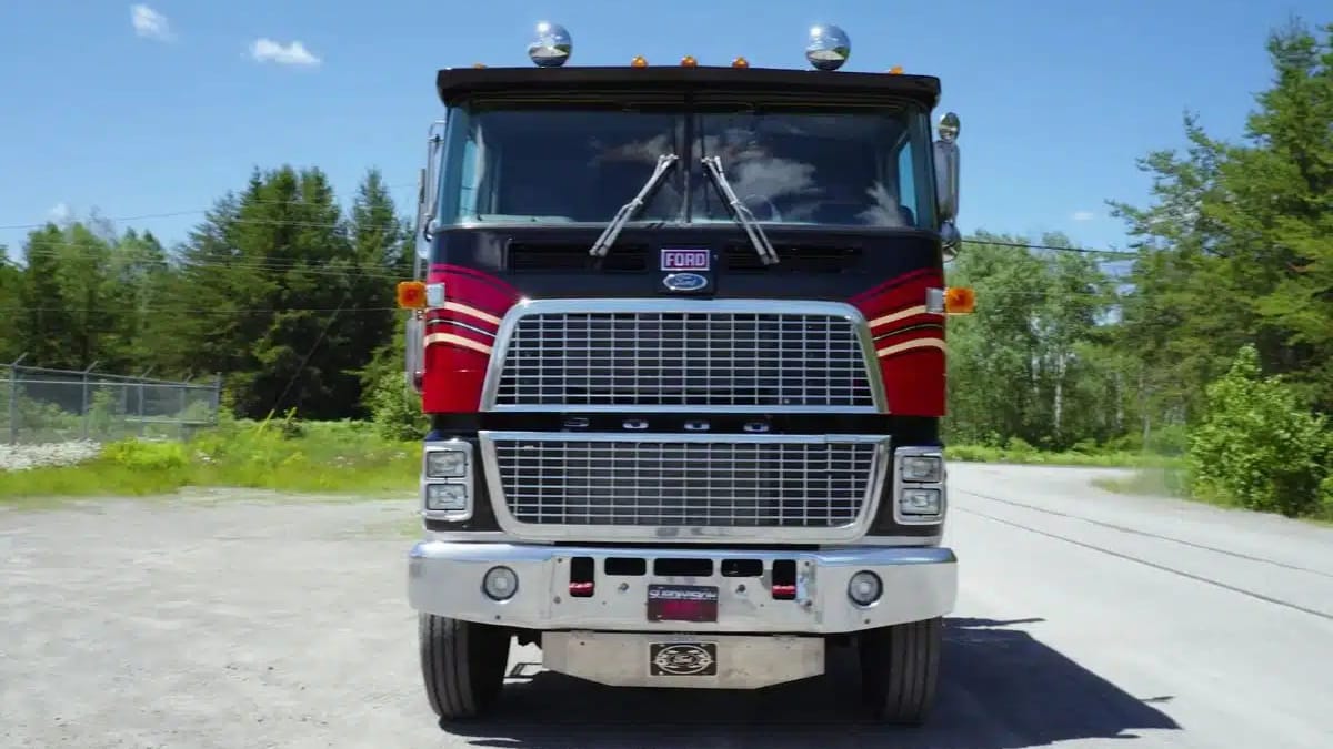 Guy-buys-1000-truck-spends-12- 