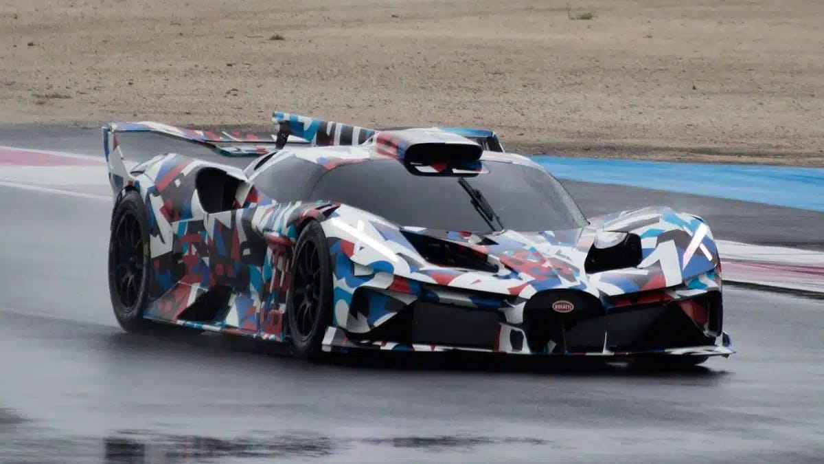Listening to the sound the Bugatti Bolide's engine shows why it's the ...