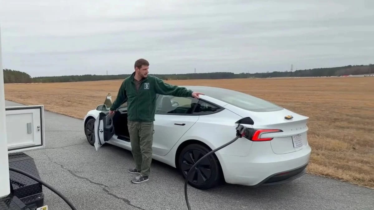 Coloradan guys did a test to see how far a Tesla Model 3 can go with an ...