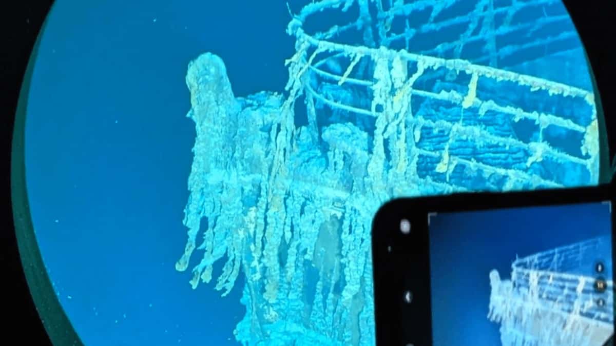 You can now go to the bottom of the ocean to see the Titanic wreckage ...