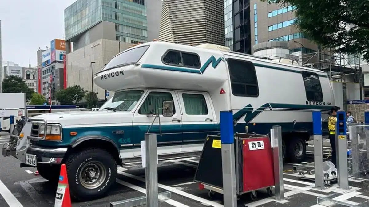 Massive rarely seen six-wheeled Ford RV has been in Tokyo for more than ...