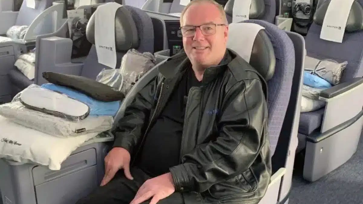 Man who bought a $290,000 United Airlines unlimited flight pass in 1990 ...