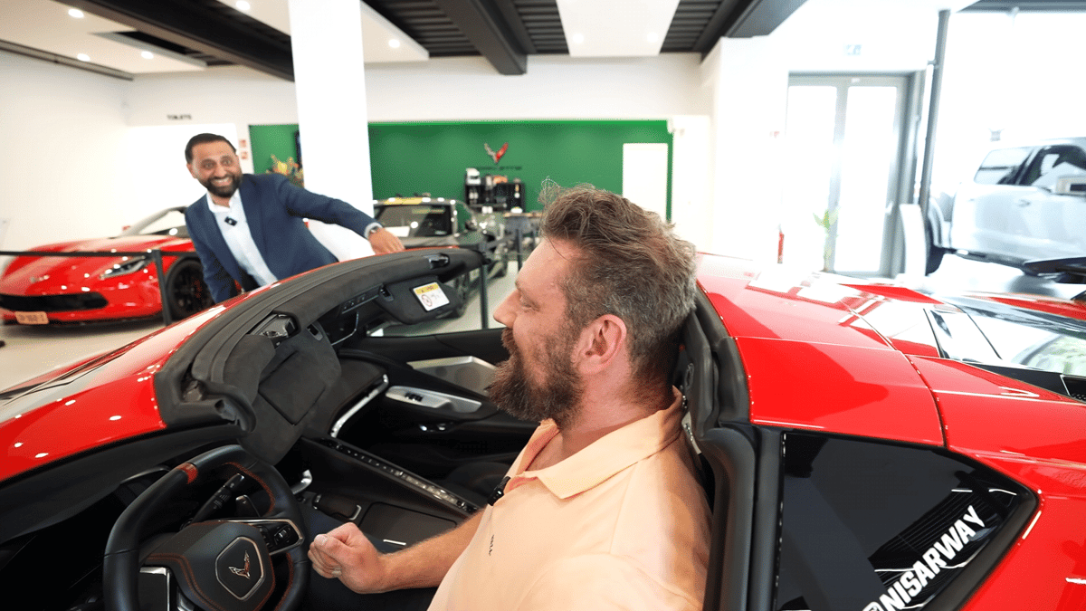 World's tallest bodybuilder tries Mustang, Corvette and others in dream ...