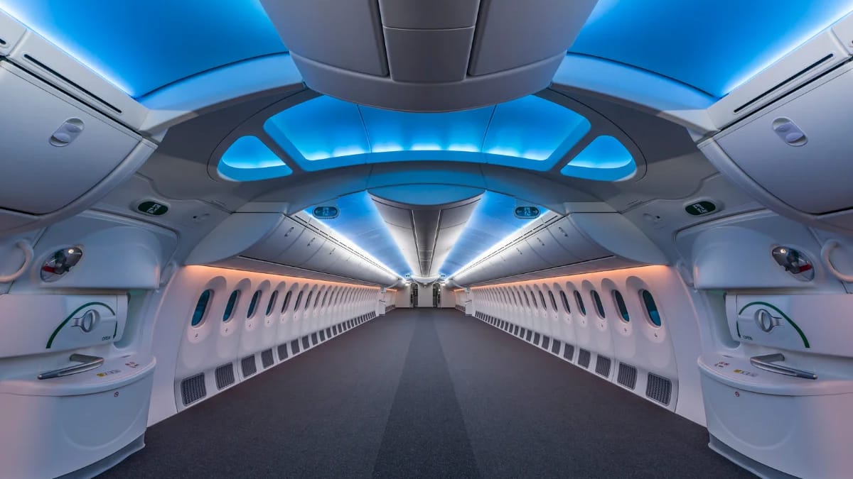 Surreal behind-the-scenes look reveals what the Boeing 787 looks like ...