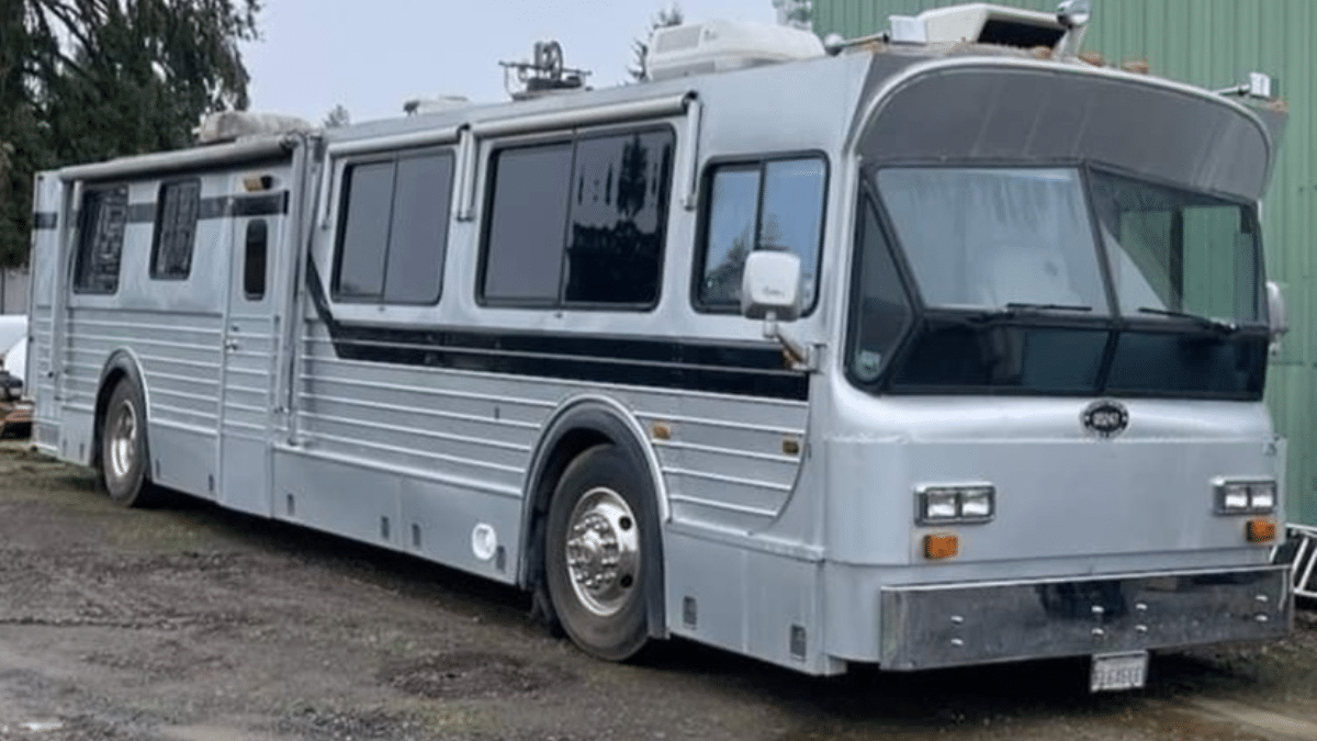 Classic American transit bus transformed into an RV so nice you’d swear ...
