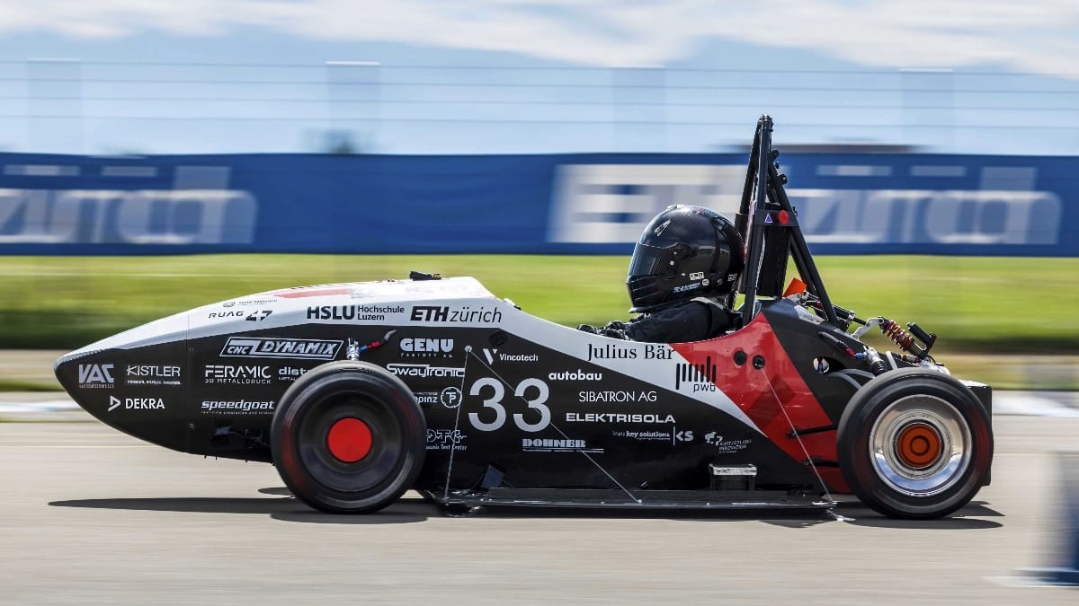 This custom-built racer just smashed the world record for acceleration
