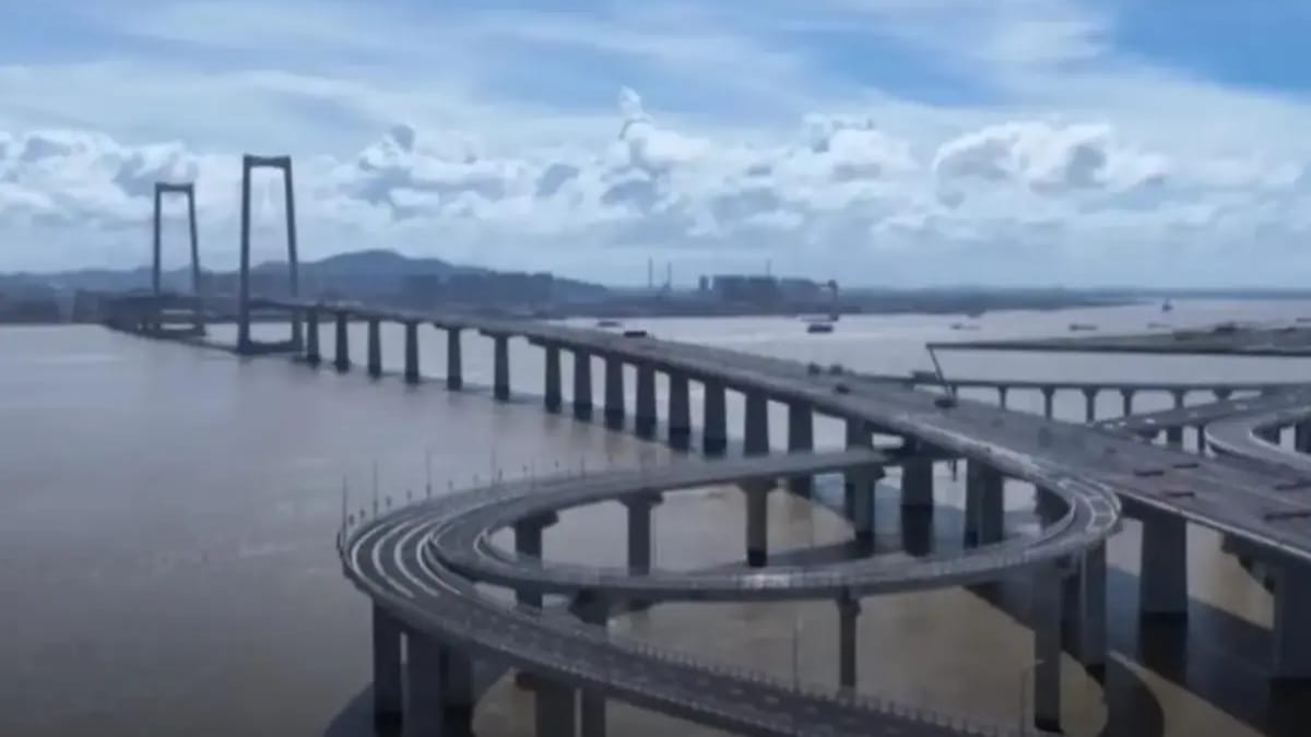 New bridge in China is so massive it broke 10 world records in one go