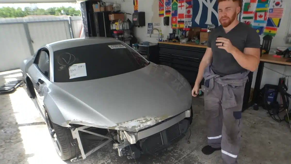 Man buys wrecked Audi R8 for very cheap price and rebuilds it in just ...