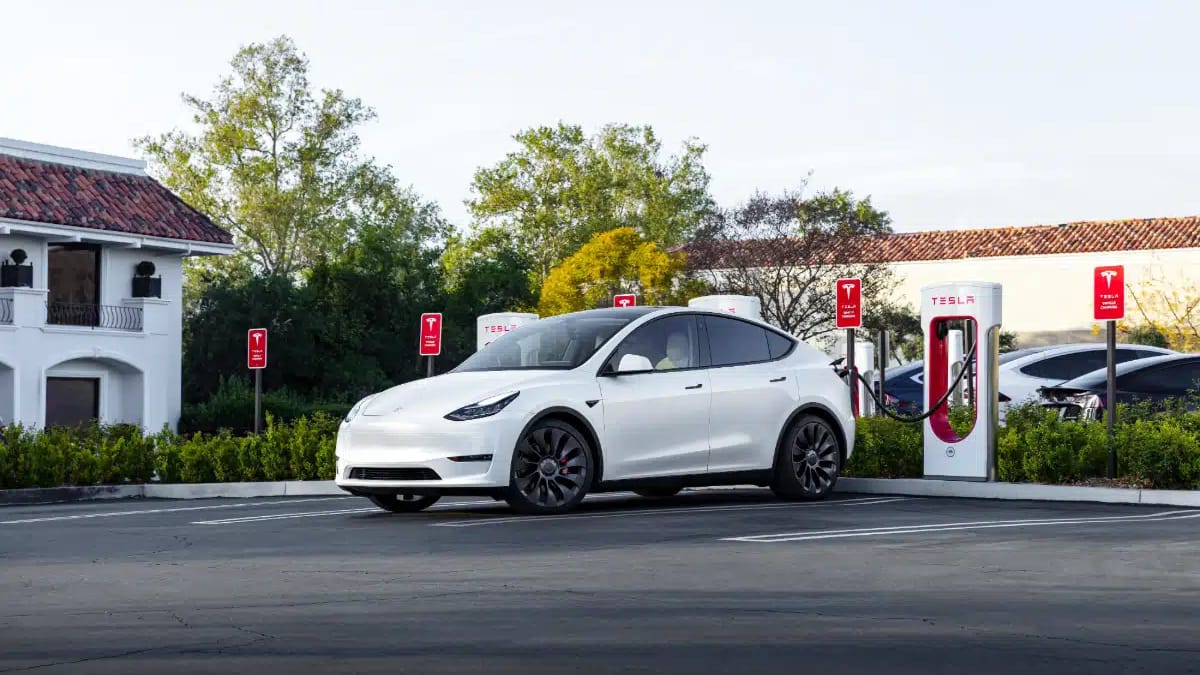 World's largest Supercharger station being built by Tesla in US