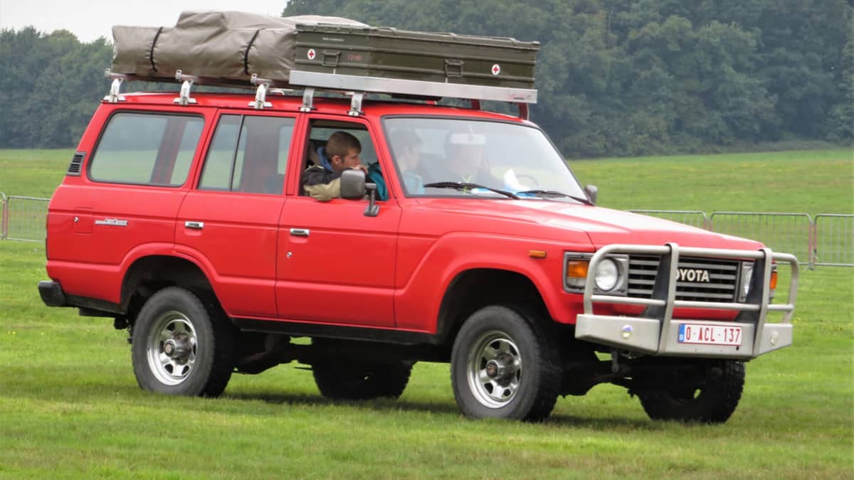 rare-toyota-land-cruisers-v8-auction-sales