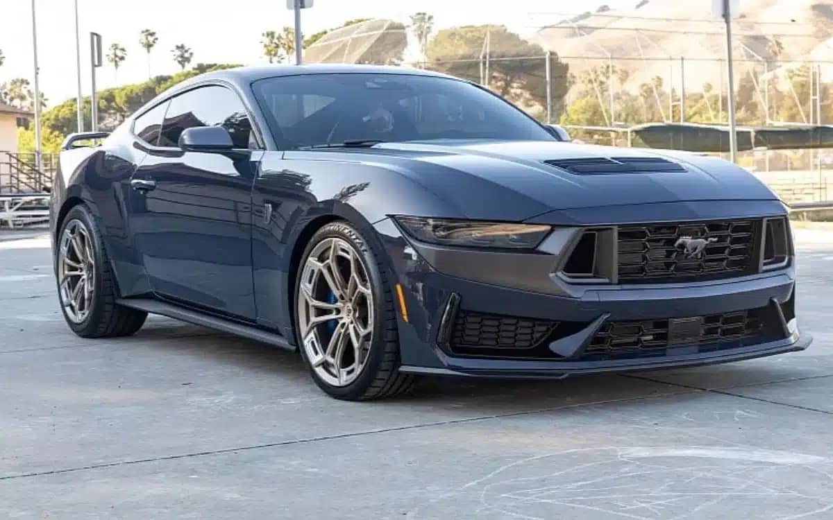 man-sellng-mustang-dark-horse-after-one-year