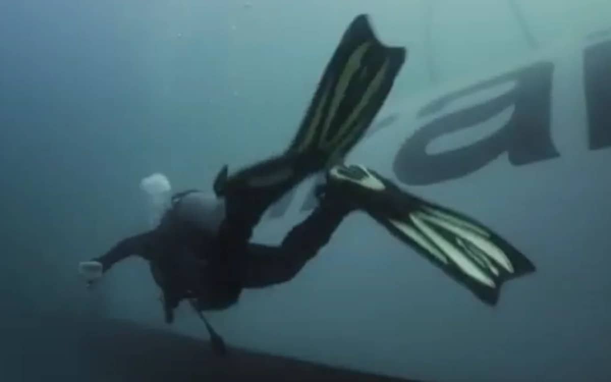 boeing-747-submerged-bottom-of-the-ocean-bahrain