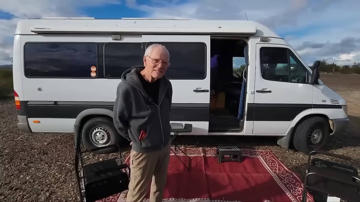 us-man-2003-mercedes-benz-sprinter-t1n-van-living