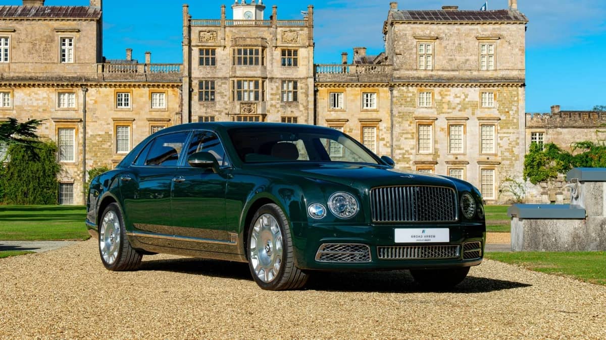auction-queen-elizabeth-ii-bentley-mulsanne-ewb-broad-arrow