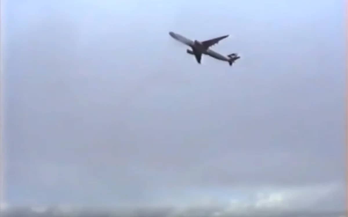 footage-shows-a330-performing-stunning-high-alpha-maneuver-into-headwind-farnborough-1994