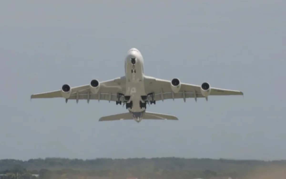 airbus-a380-vertical-takeoff-video