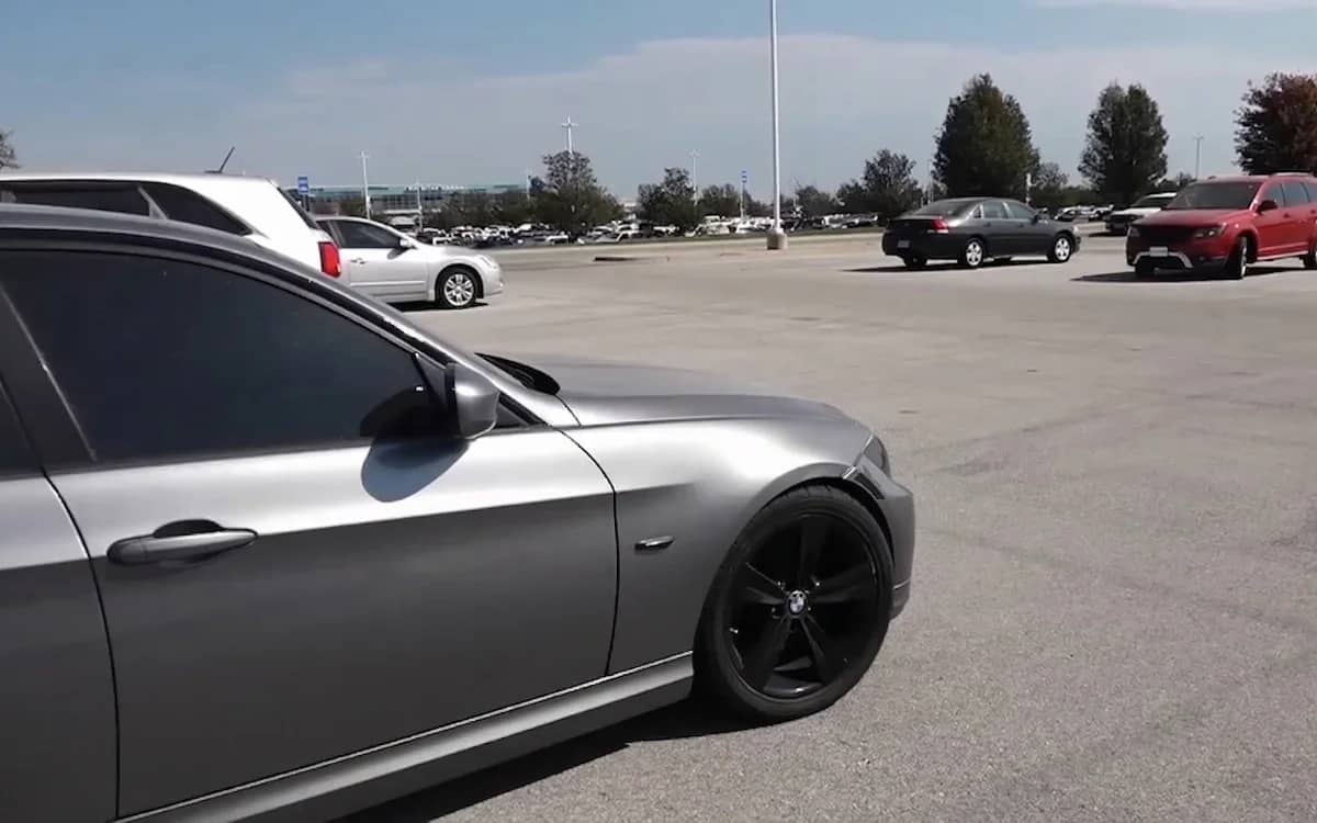 missouri-airport-25-abandoned-cars-in-parking-lot-heartbreaking-discovery