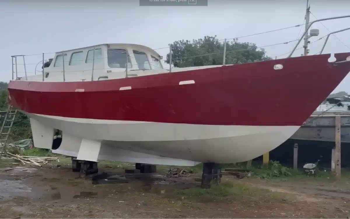 family-restored-abandoned-yacht-into-luxury-escape