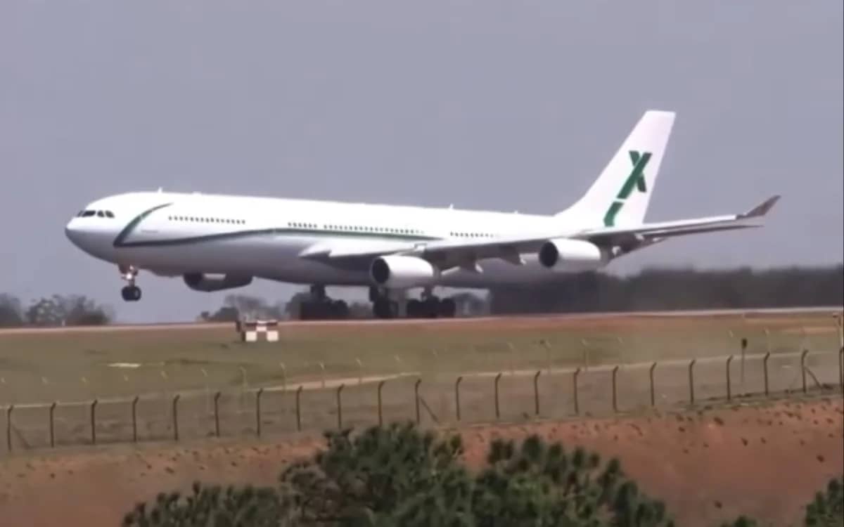 airbus-a340-only-stays-airborne-because-the-earth-rotates-beneath-it