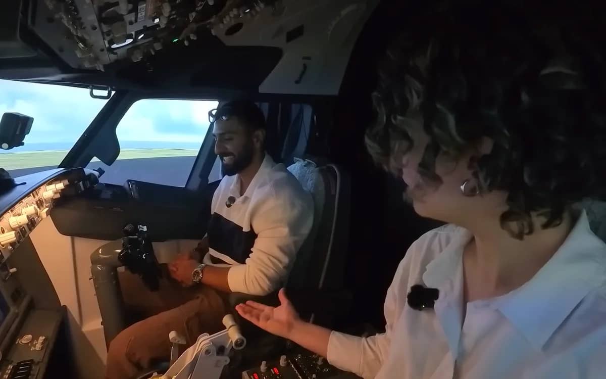 airbus-pilot-flies-boeing-787-comparison-video
