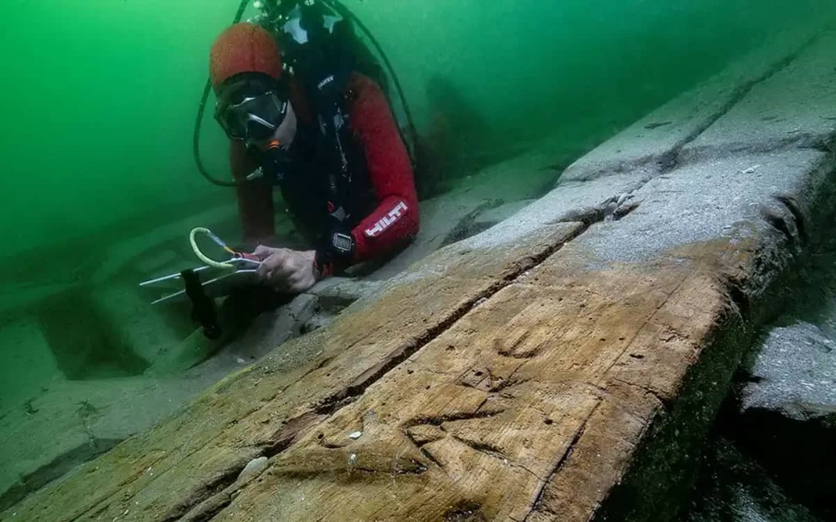 2000-year-old-luxury-river-barge-worlds-oldest-superyacht