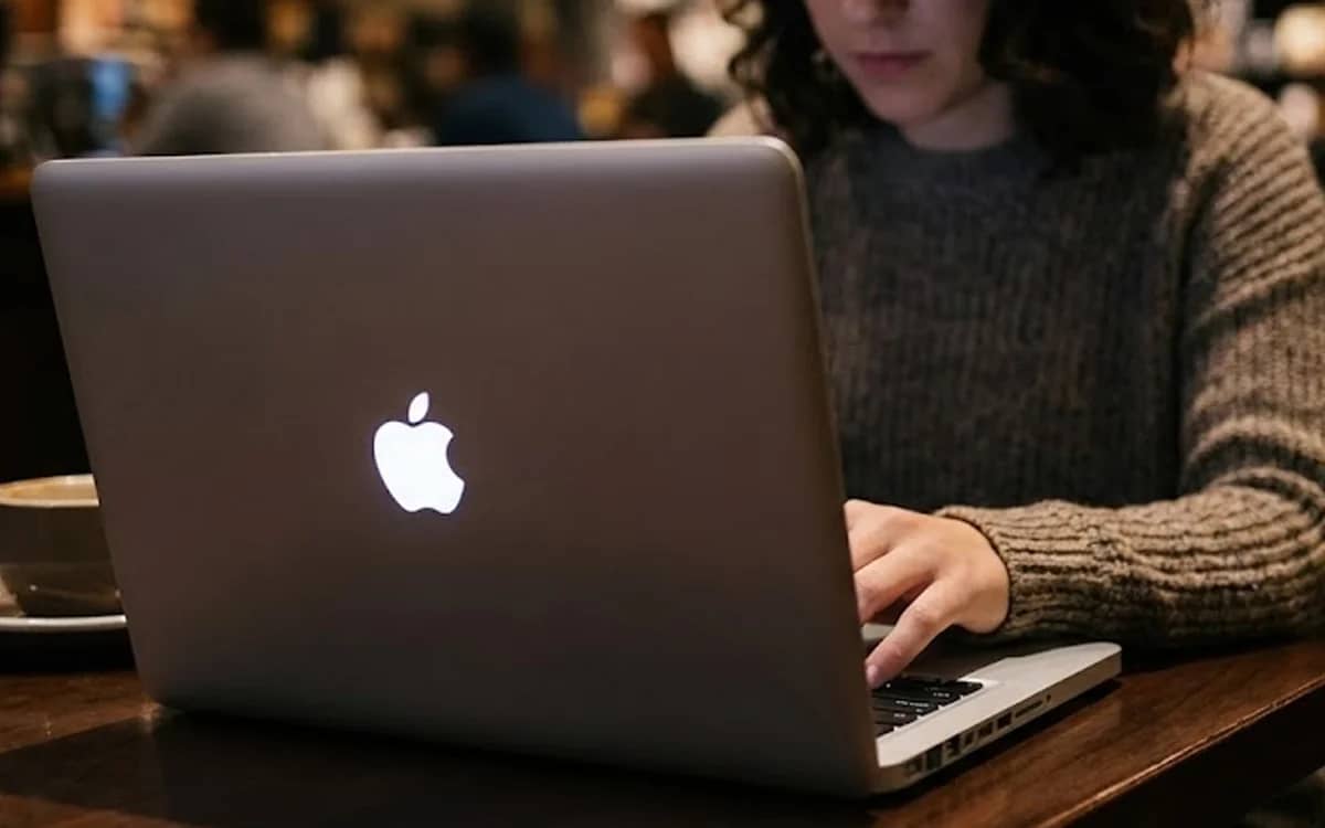 apple-filed-a-patent-which-hints-at-the-return-of-a-long-lost-feature-every-macbook-owner-misses
