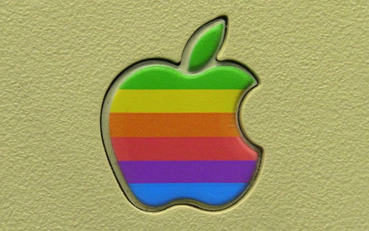 reason-apple-logo-has-bite-taken-out-of-it