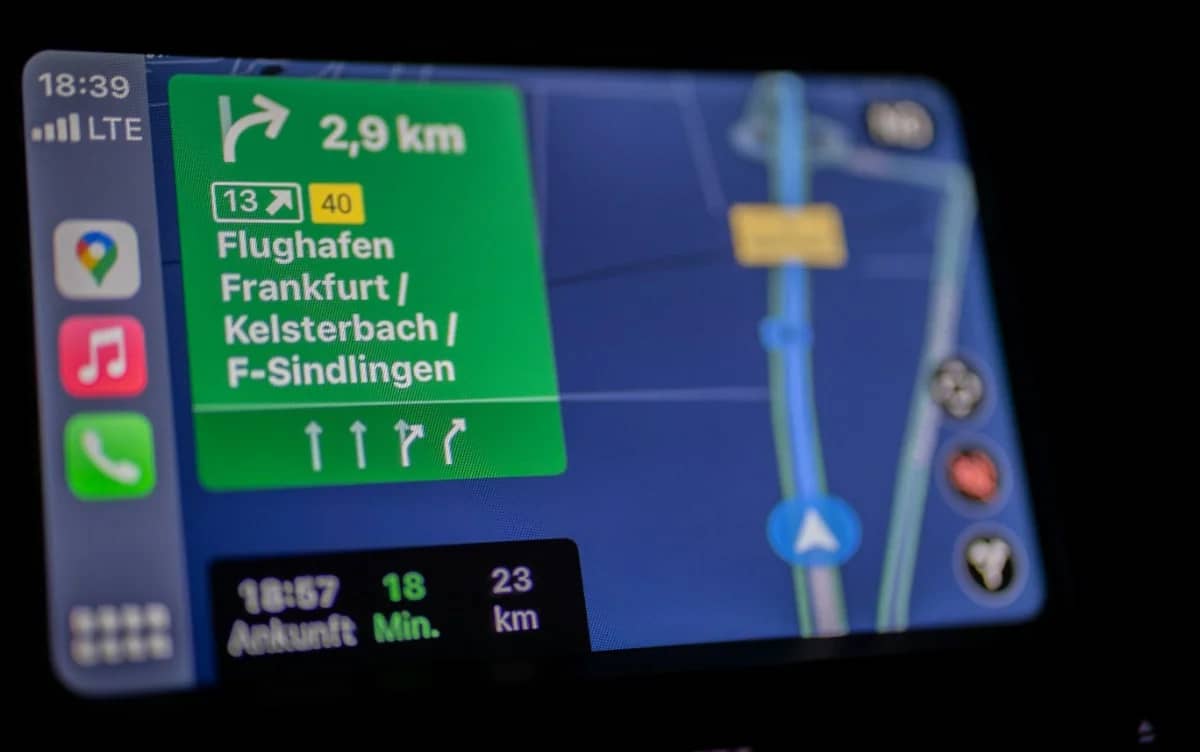 Automakers are getting rid of Apple CarPlay to try and take advantage of $625,000,000,000 opportunity