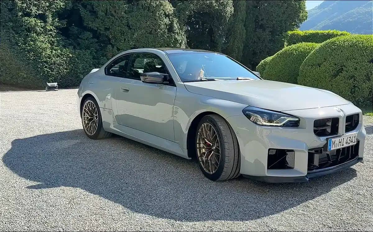 The new BMW M2 CS is here and it almost sounds like an F1 car