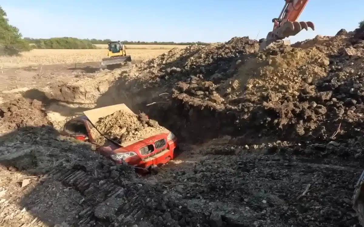 bmw-x6m-buried-two-years-dug-up
