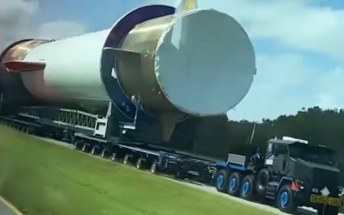 90-ton-blue-origin-rocket-highway
