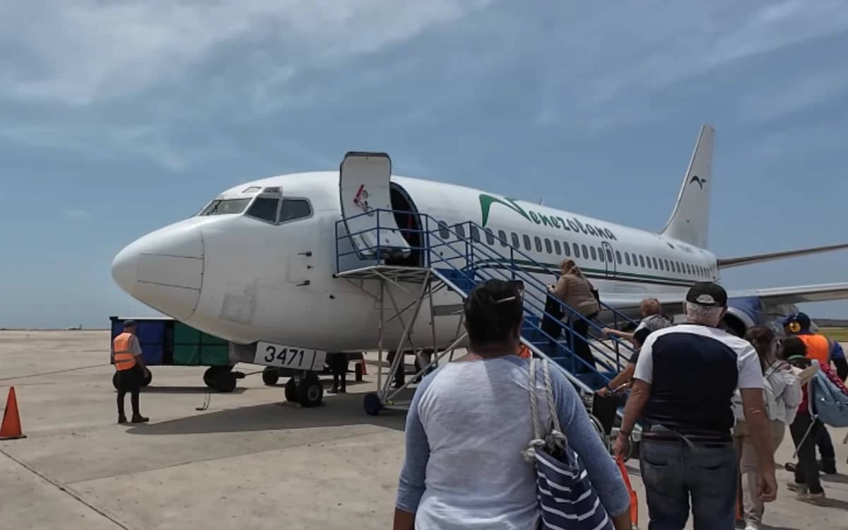 flight-oldest-boeing-737-venezuela