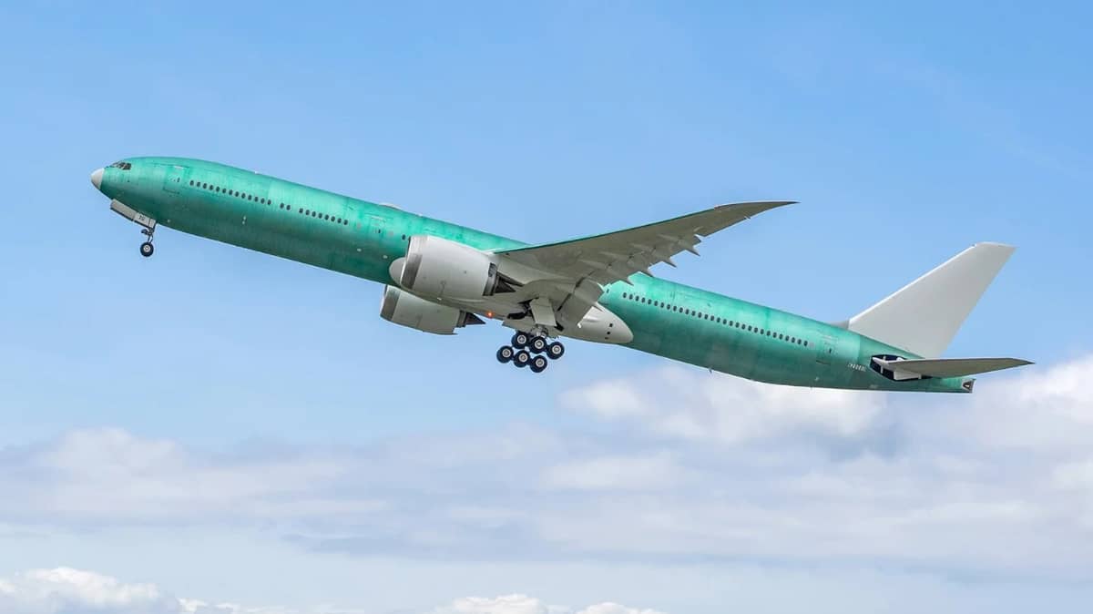 lufthansa-boeing-777-9-maiden-flight