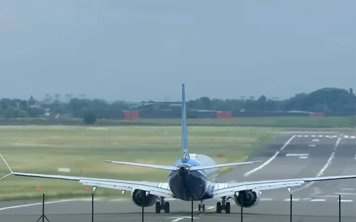 boeing-737-10-pilot-performs-amazing-takeoff