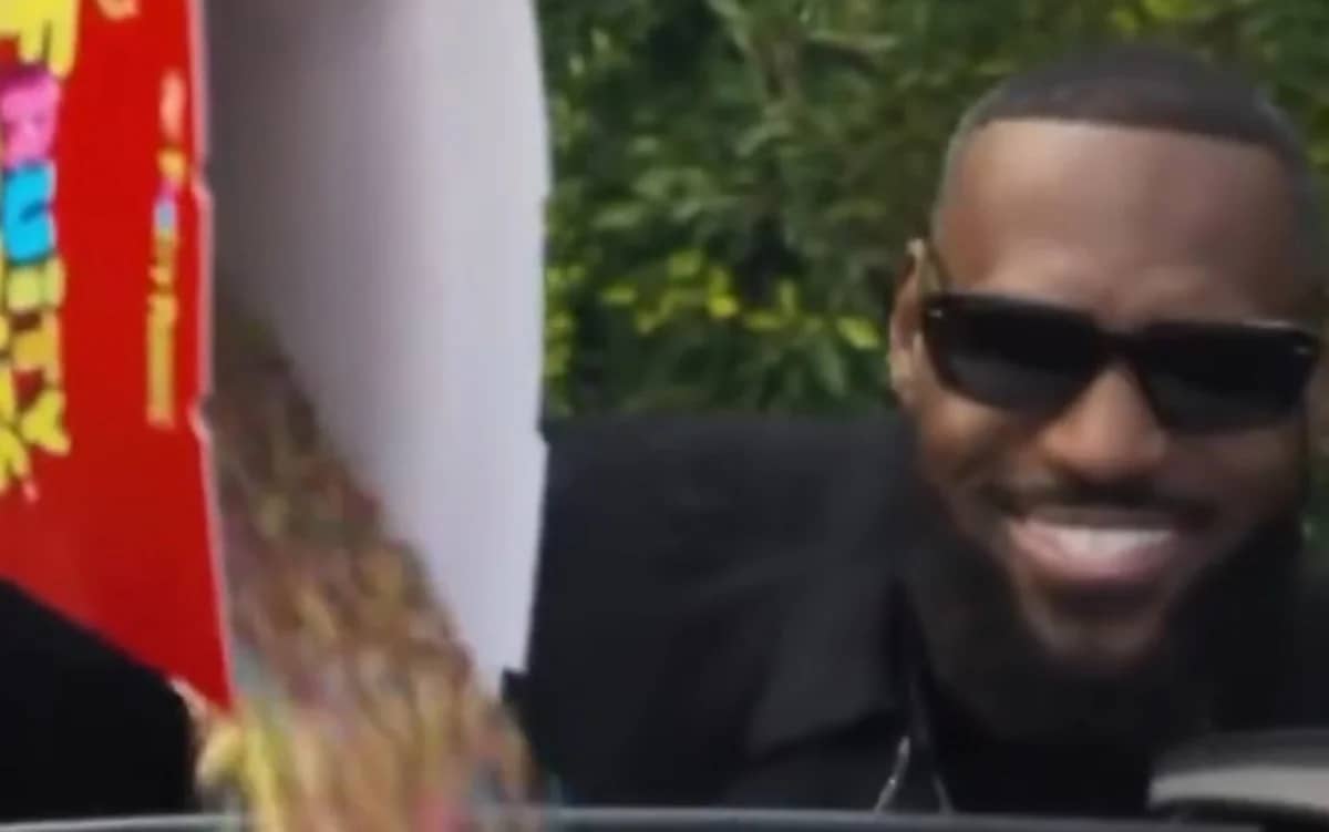 lebron-james-pranked-bronny-james-filling-lamborghini-urus