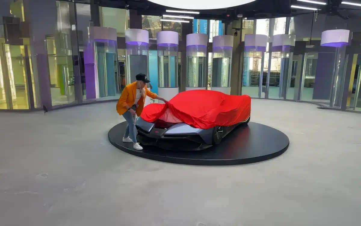 supercar-blondie-reveals-secret-hydrogen-powered-supercar