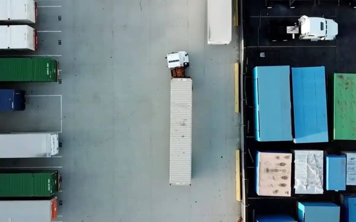 Debut of the world’s first fully autonomous truck yard in Texas