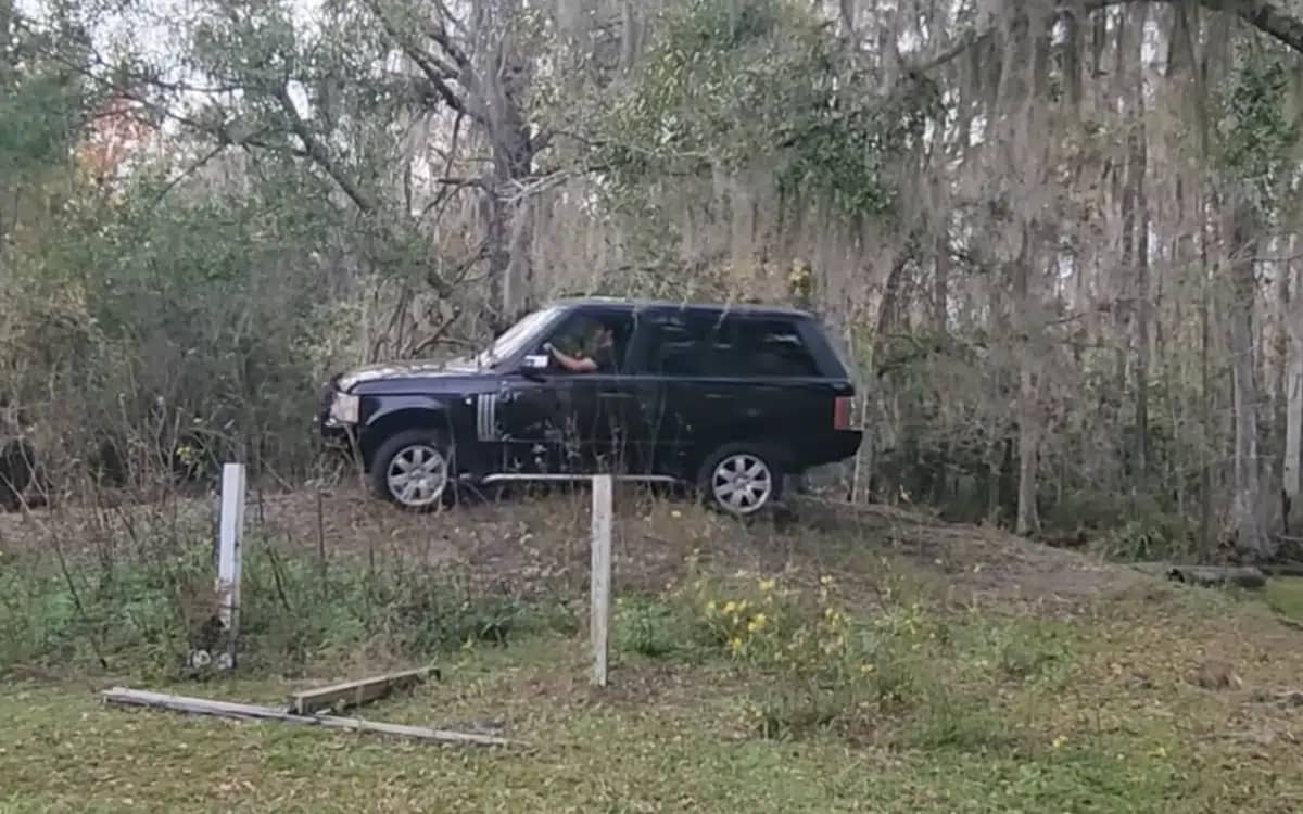 man-with-a-mechanically-totaled-700-range-rover-finds-problem-more-expensive-than-difficult-to-fix-breaks-down-exactly-how-much-the-repairs-cost