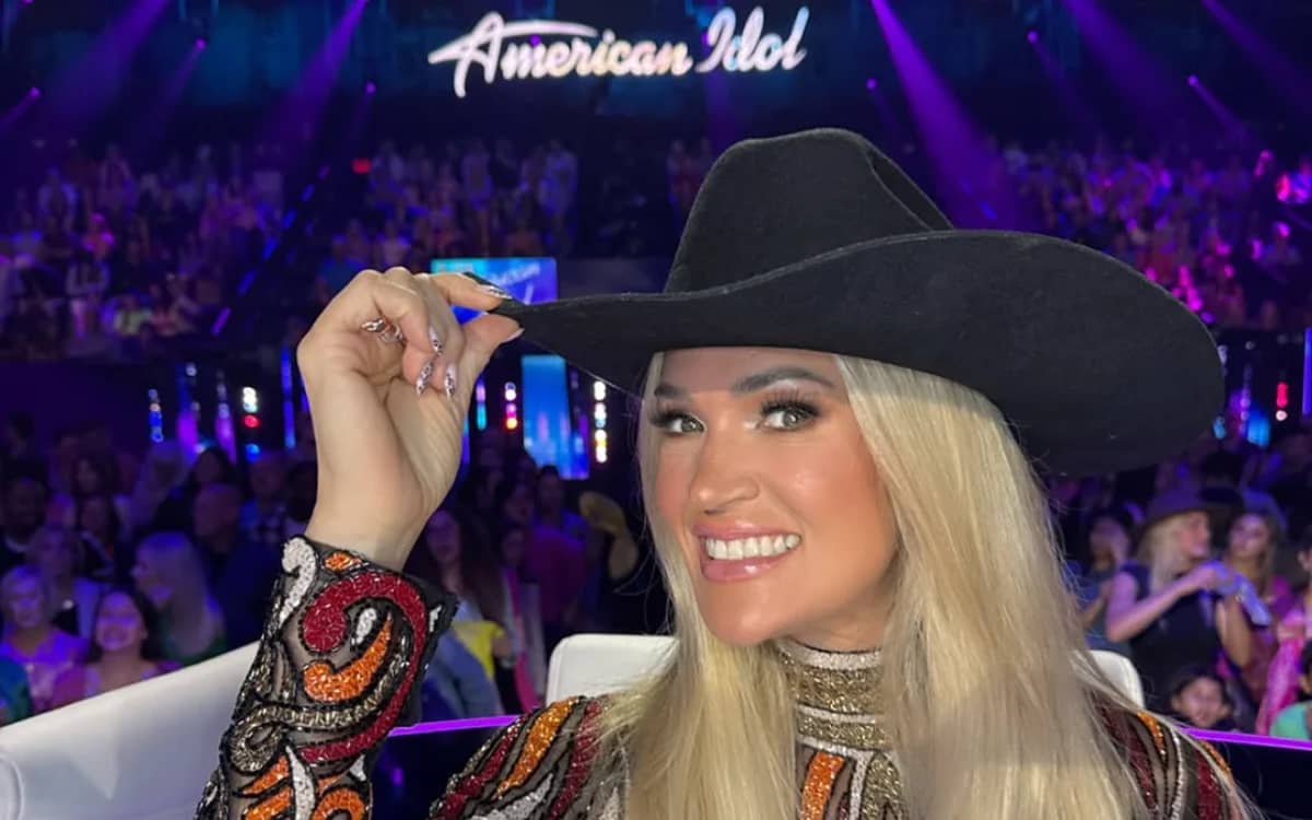 carrie-underwood-blue-mustang-american-idol