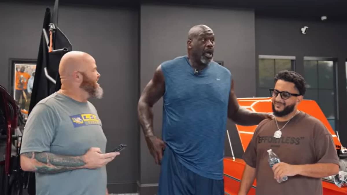 shaq-reaction-1964-chevy-impala-boat-effortless-motors