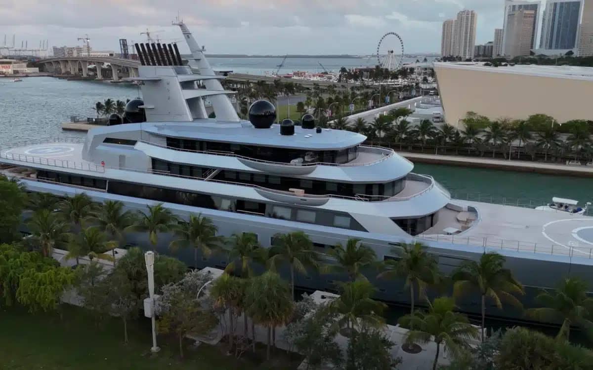 450m-466-foot-megayacht-spotted-parked-in-miami-owned-by-googles-cofounder-dwarfs-the-marina