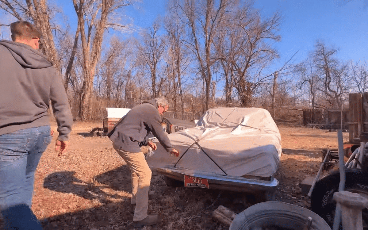 400-mile-journey-from-iowa-to-abandoned-64-plymouth-barracuda-after-photograph